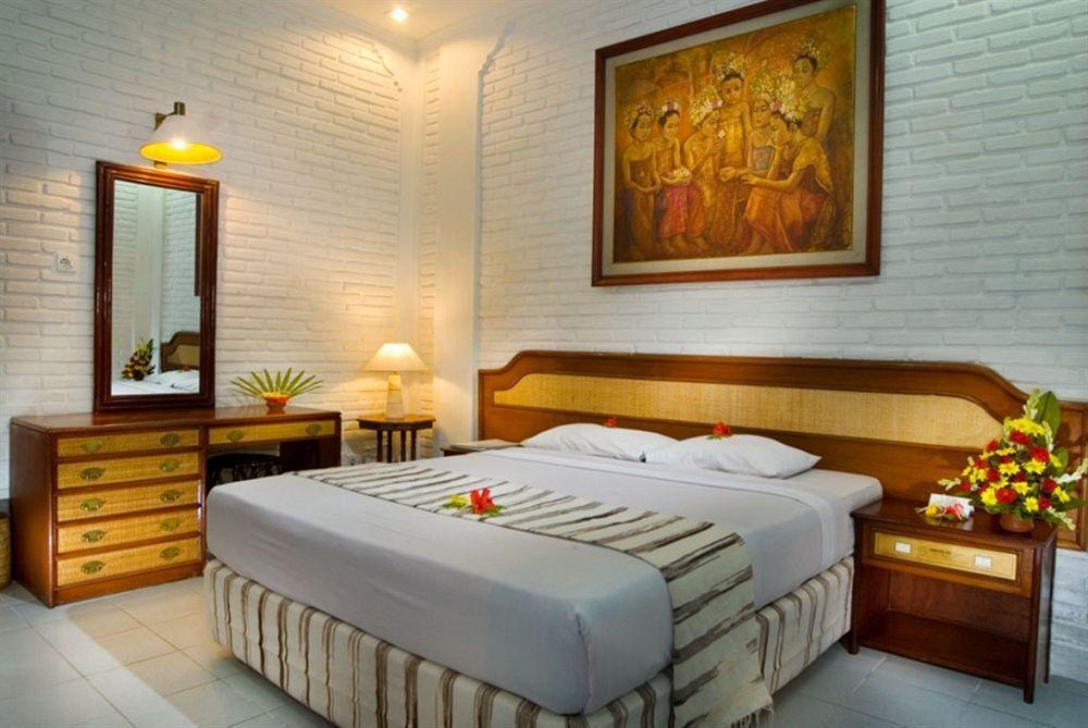 Champlung Mas Hotel Legian Екстер'єр фото