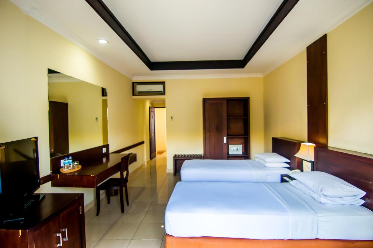 Champlung Mas Hotel Legian Екстер'єр фото