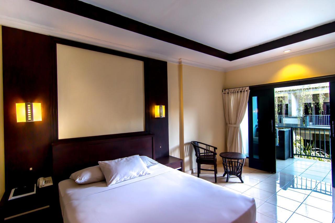 Champlung Mas Hotel Legian Екстер'єр фото