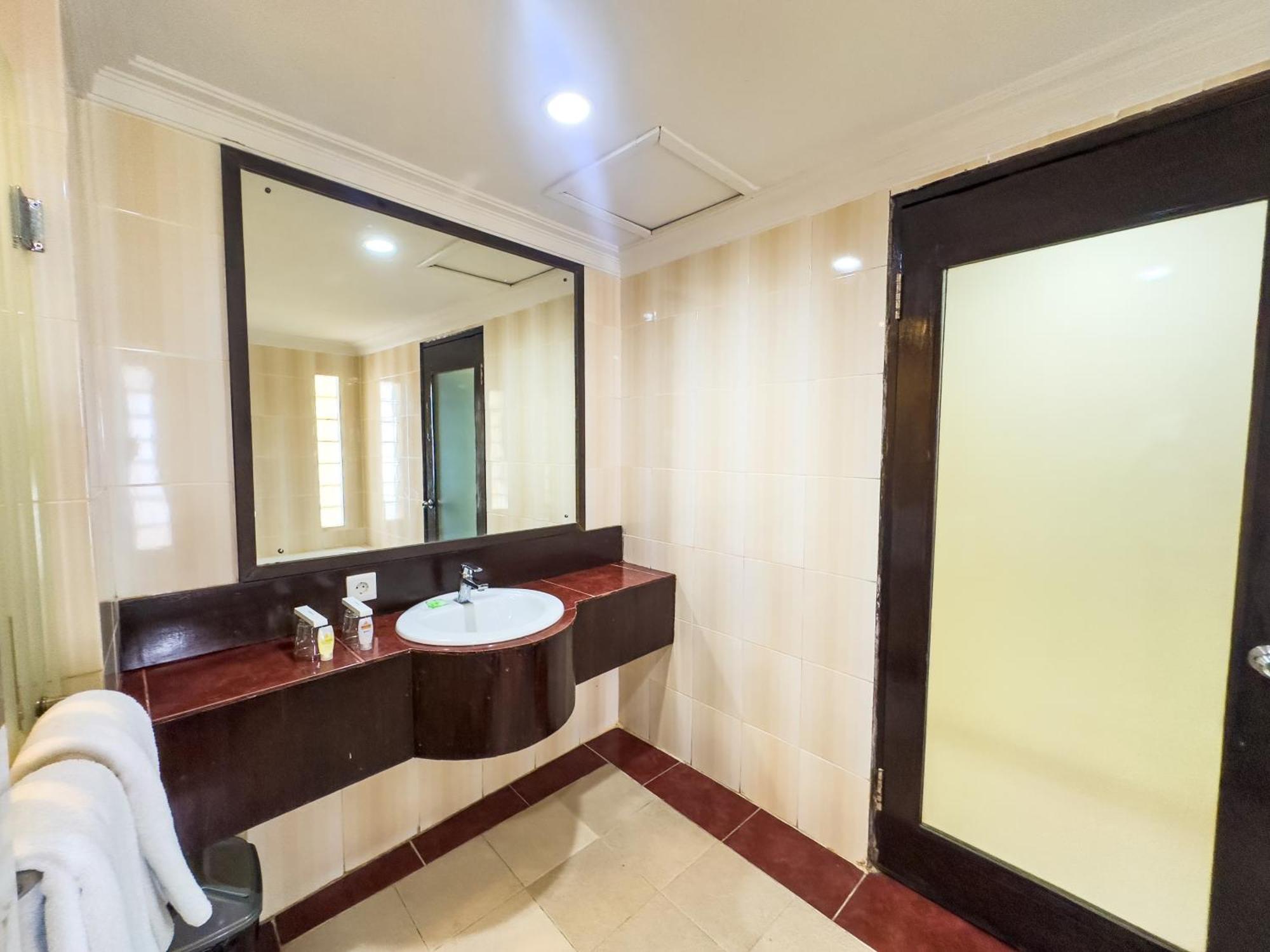 Champlung Mas Hotel Legian Екстер'єр фото