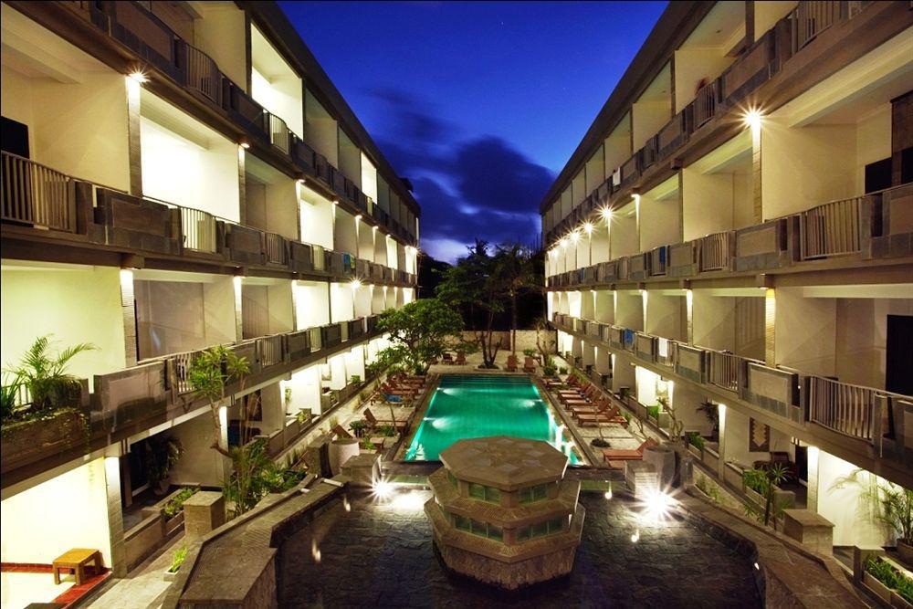 Champlung Mas Hotel Legian Екстер'єр фото